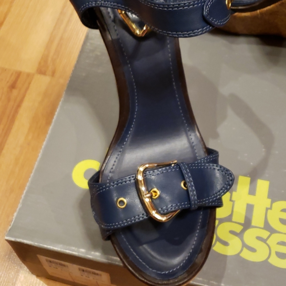 Charlotte Russe wedges *NEW IN BOX* - Picture 3 of 5